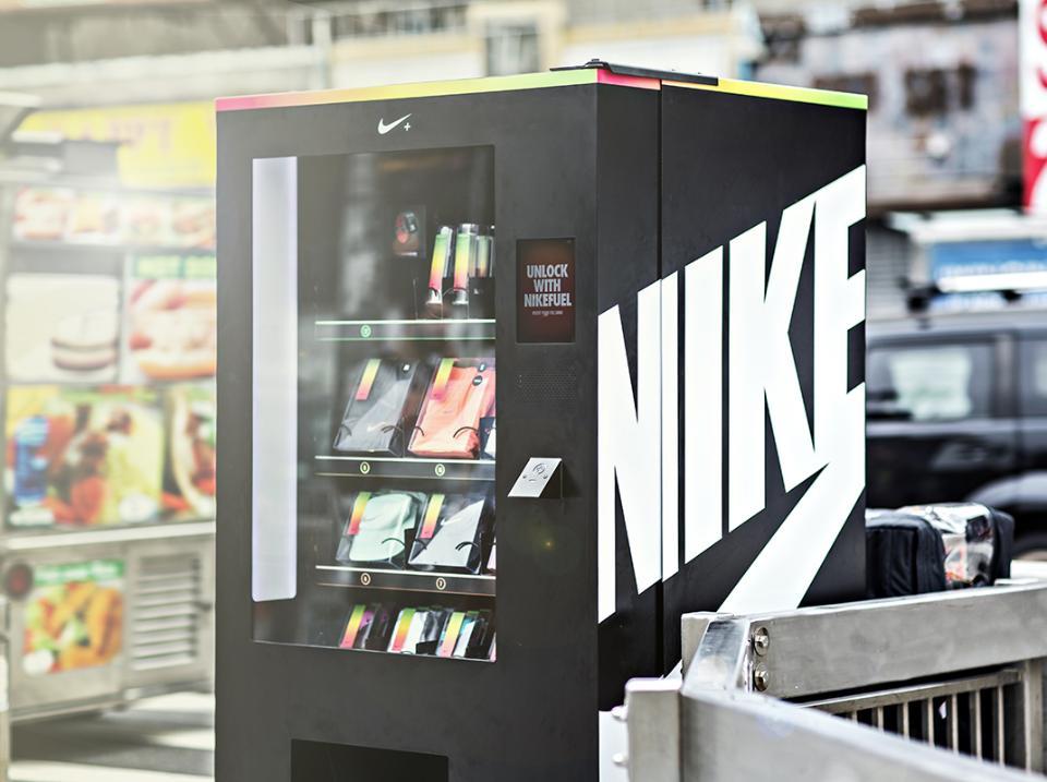 http://indulgenteats.com/wp-content/uploads/2014/07/Nike-Fuel-Box-via-@nikenyc.jpg