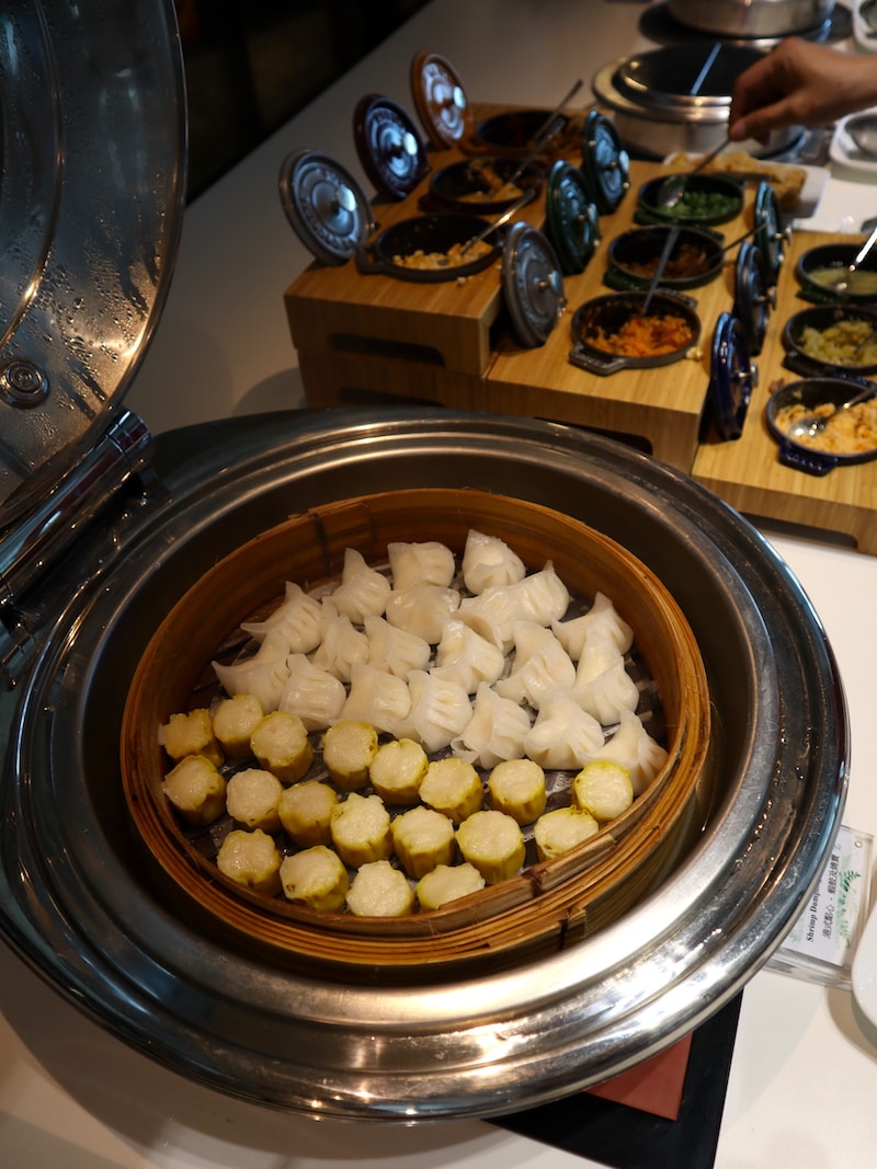 Hong Kong Airlines Business Class Review - Club Autus Lounge Dim Sum Congee