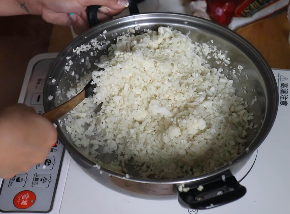 Filipino Sinangag Garlic Fried Rice - Cauliflower Rice-min