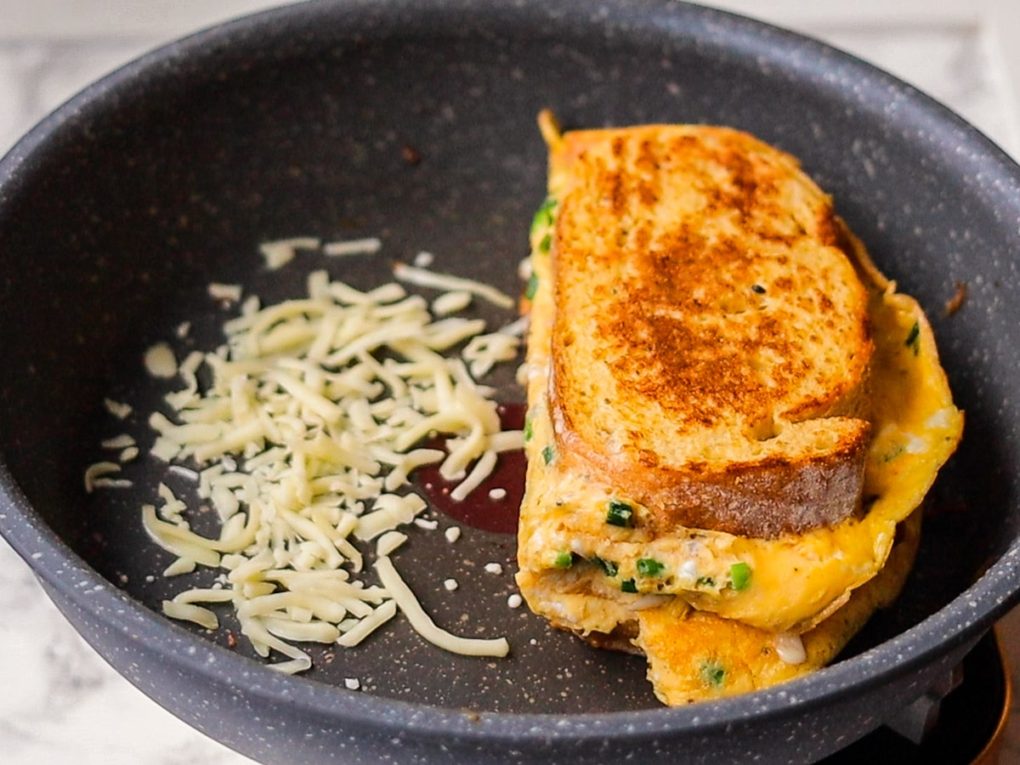 BREAKFAST EGG SANDWICH HACK  Crispy One Pan Egg Toast 