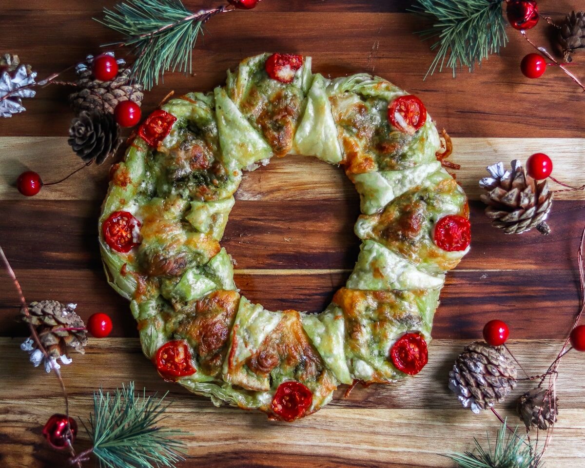 Easy Cheesy Puff Pastry Christmas Appetizers | Indulgent Eats - Dining ...