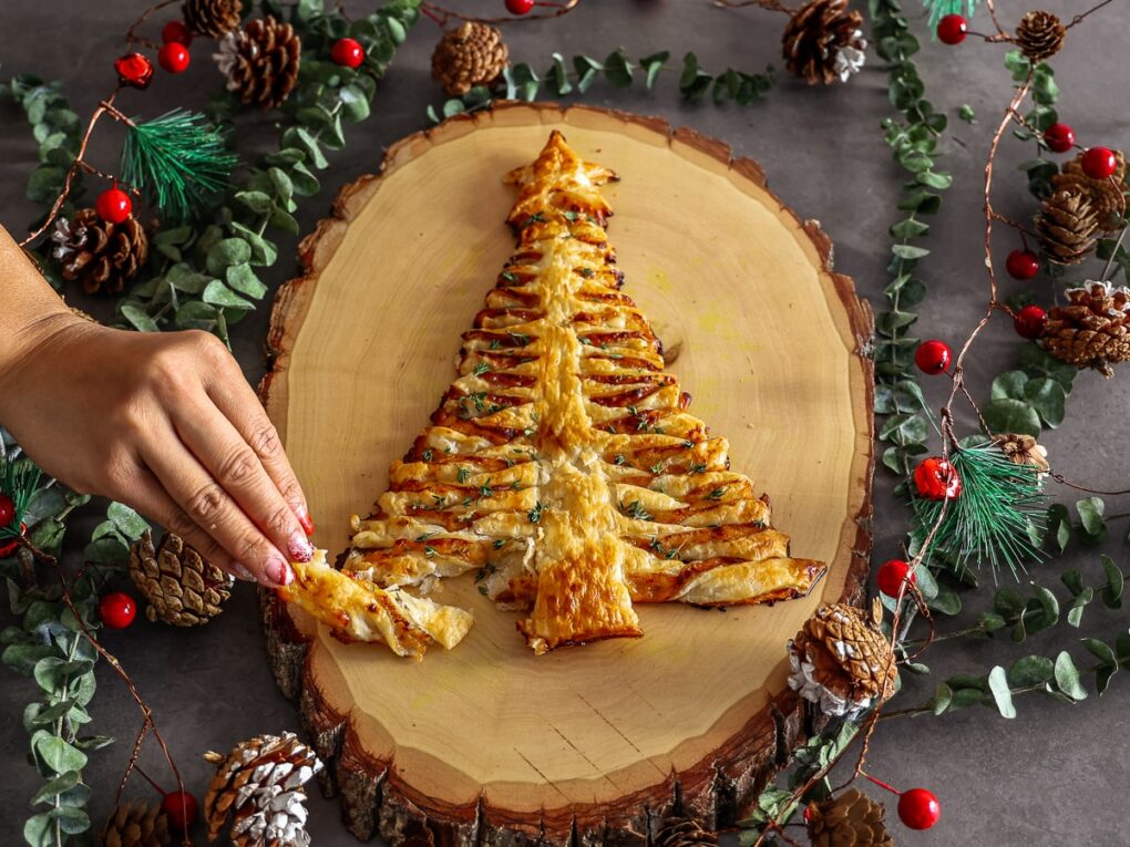 Cheesy Puff Pastry Christmas Tree with Brie and Fig Jam-min