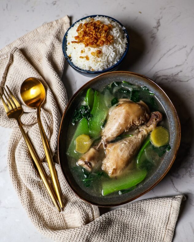 Filipino Chicken Tinola (Tinolang Manok) with Crispy Chicken Skin Rice ...