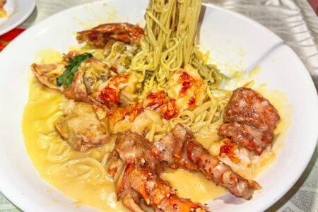 Sing Kee Seafood Restaurant - Cheesy Lobster E-Fu Noodles